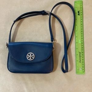 Tory Burch crossbody blue with silver hardware no dust bag but NWT as pictured